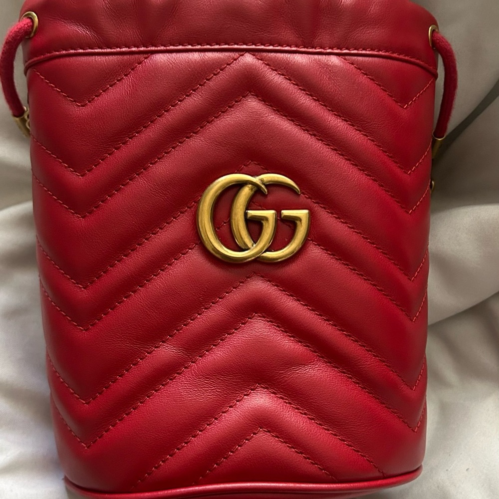 Gucci marmont bucket bag